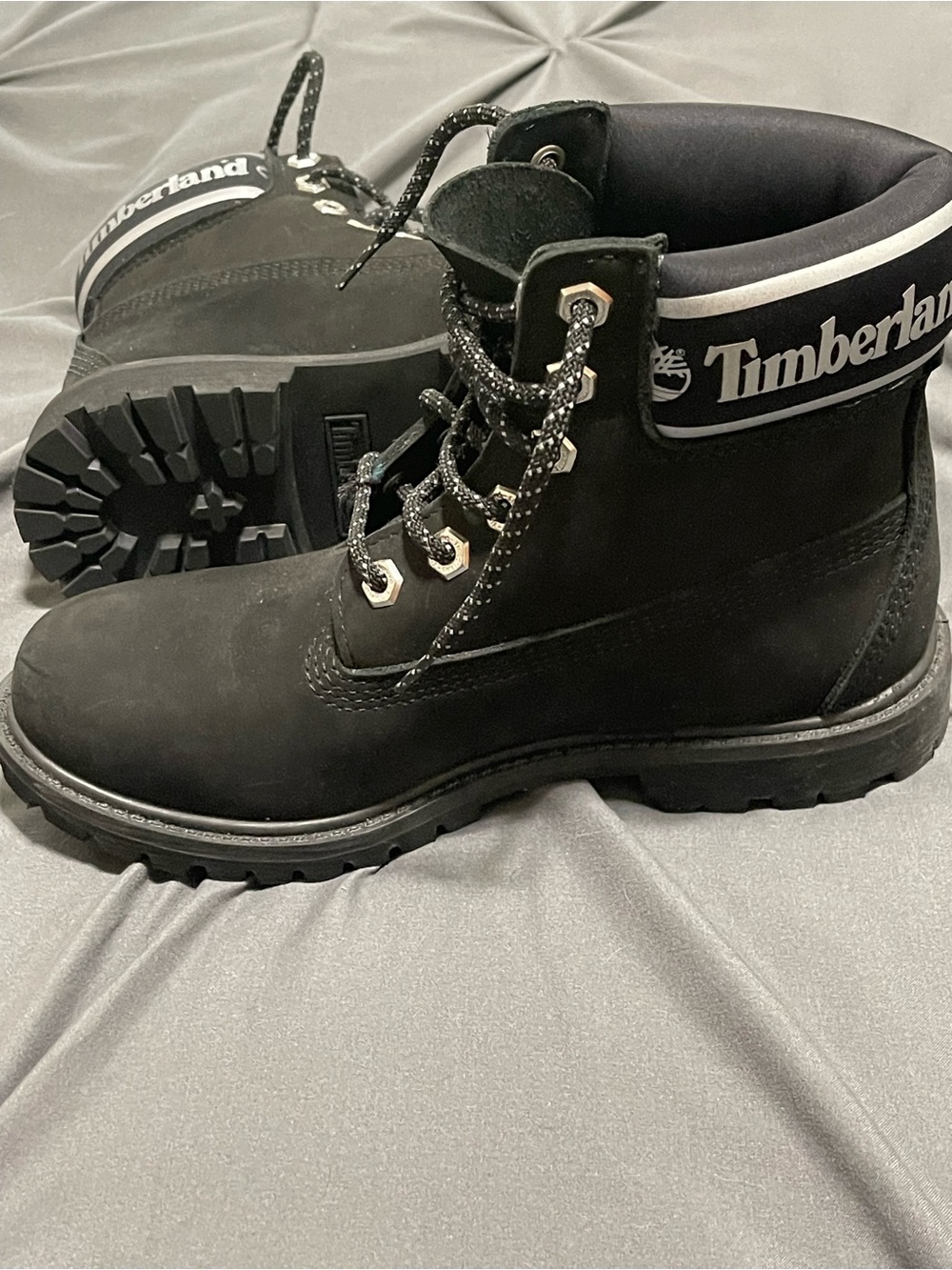 Timberland Black 6-Inch Lace-Up Boots NEVER WORN - Picture 2 of 9